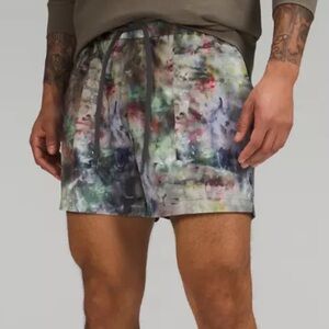 LULULEMON Men’s Multi-colored Bowline spectrum dye multi 5” Shorts‎